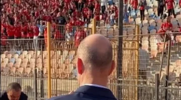 بين هتافات الآلاف.. كولر يتجه لمدرج “التالتة شمال” في تحية خاصة لجماهير الأهلي